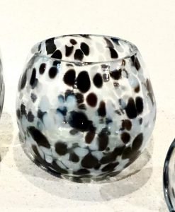 Verres soufflés tachetés noir et blanc